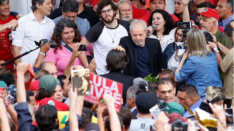 Bivši brazilski predsjednik oslobođen iz zatvora, dočekala ga masa pristaša